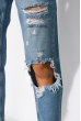 Рваные джинсы модель Mom fit 162P023 синий