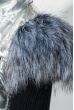 Костюм женский теплый, оттенки металлик, с мехом на плечах 69PD1064 серебро