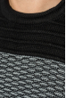 Свитер мужской с фактурной полоской на плечах 498F006 черно-серый