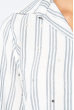 Рубашка женская светлая, в полоску 266F024-2 бело-серый