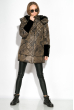 Пуховик женский с меховыми вставками на рукаве 127PZ18-270 светло-коричневый / черный