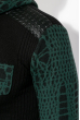 Свитер мужской с нашивками и кожзама на плечах 48P3274-1 черно-зеленый
